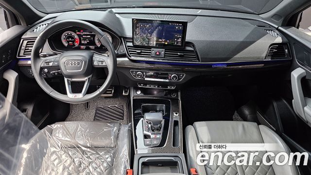 Audi SQ5 — interior