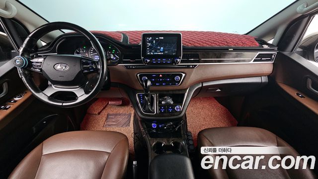 Hyundai Starex — interior
