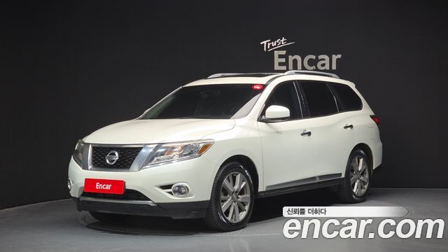 Nissan Pathfinder — exterior