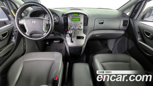 Hyundai Starex — interior