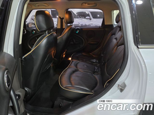 MINI Countryman — interior