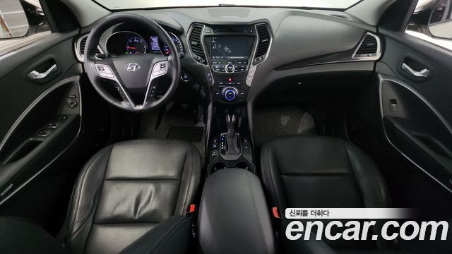 Hyundai Santa Fe — interior
