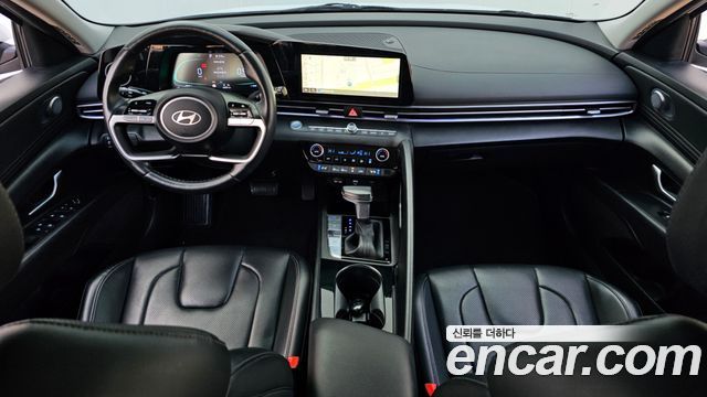 Hyundai Avante — interior