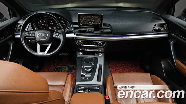 Audi Q5 — interior