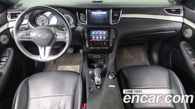 Infiniti QX50 — interior