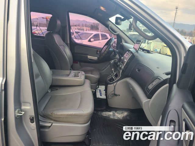 Hyundai Starex — interior