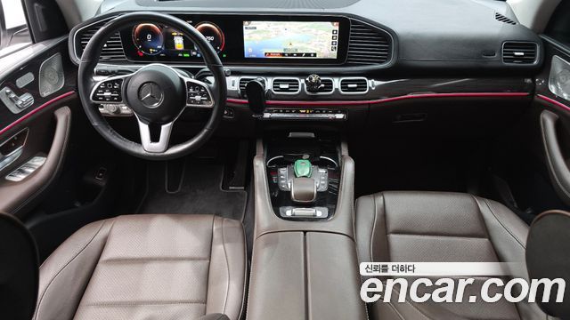 Mercedes-Benz GLE-Class — interior