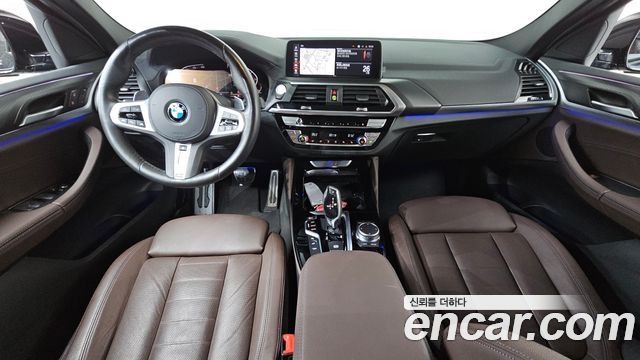 BMW X4 — interior