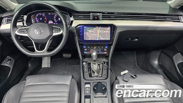 Volkswagen Passat — interior