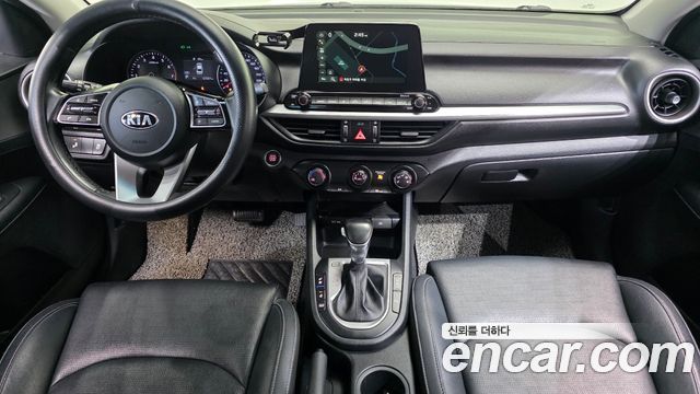Kia K3 — interior