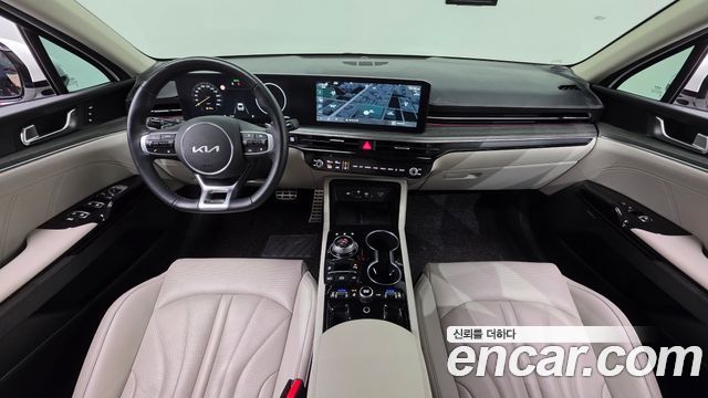 Kia K5 — interior