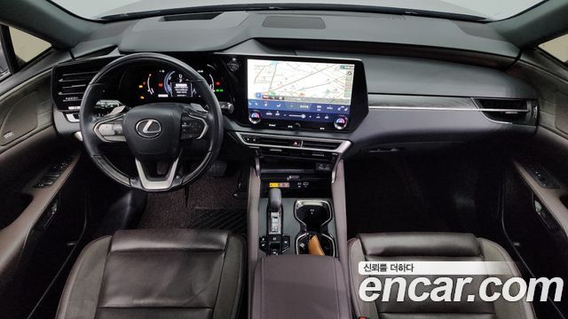 Lexus RX — interior