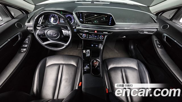 Hyundai Sonata — interior