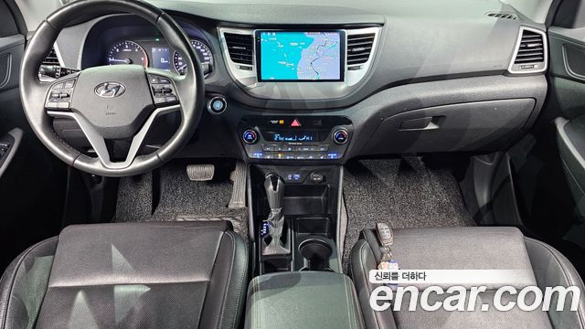 Hyundai Tucson — interior