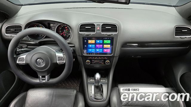 Volkswagen Golf — interior