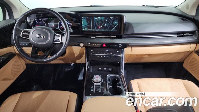 Kia Carnival — interior