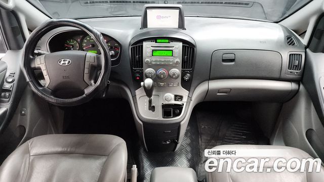 Hyundai Starex — interior