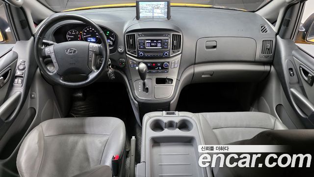 Hyundai Starex — interior
