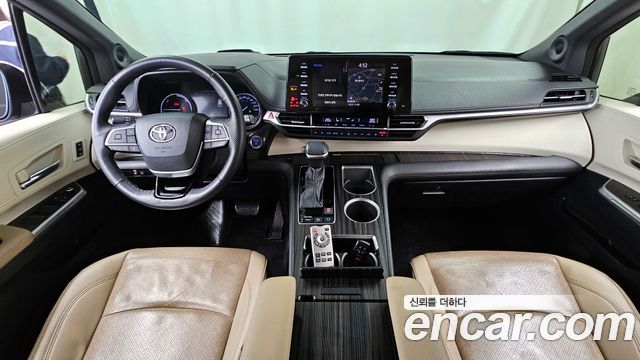 Toyota Sienna — interior