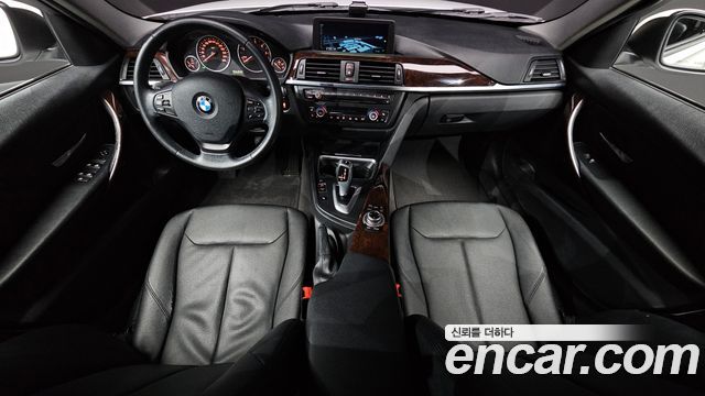 BMW 3 Series — interior