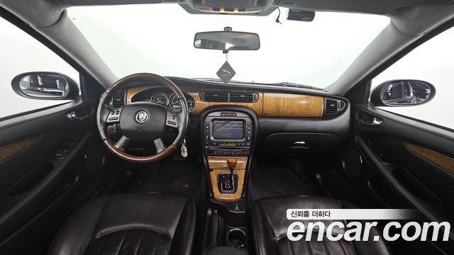 Jaguar X-Type — interior