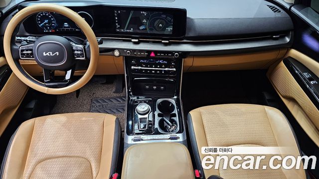 Kia Carnival — interior