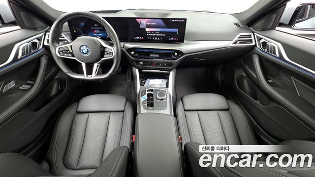 BMW i4 — interior