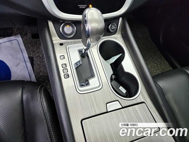 Nissan Murano — interior