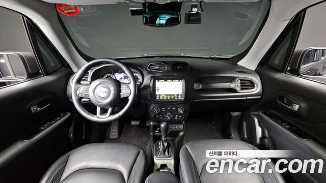Jeep Renegade — interior