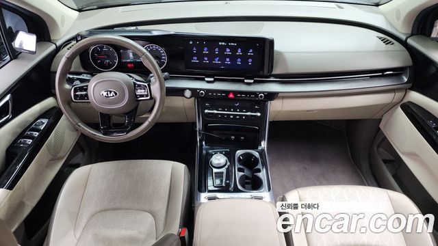 Kia Carnival — interior
