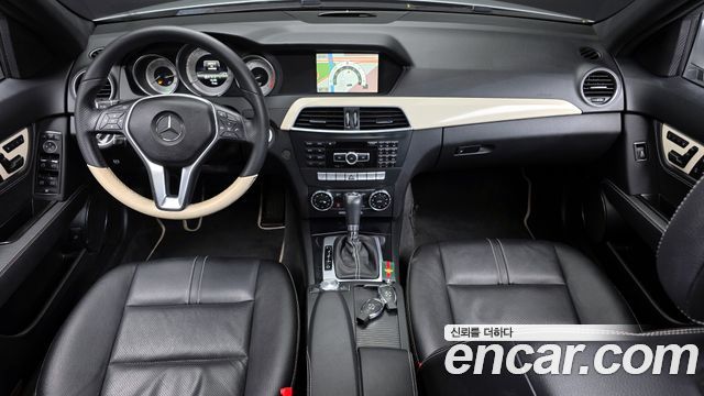 Mercedes-Benz C-Class — interior