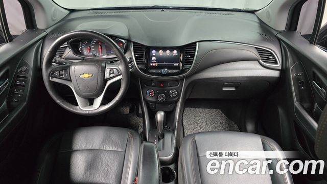 Chevrolet Korea Trax — interior