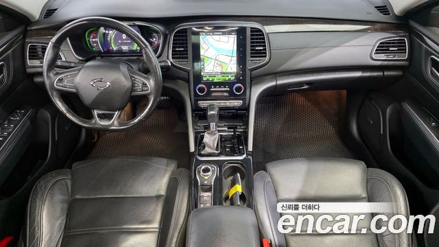 Renault Korea SM6 — interior