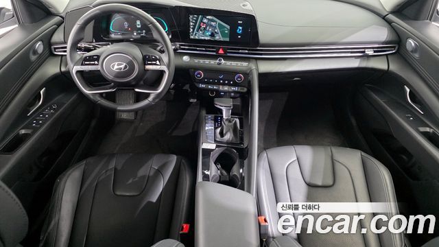Hyundai Avante — interior