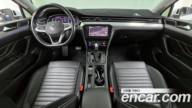 Volkswagen Passat — interior