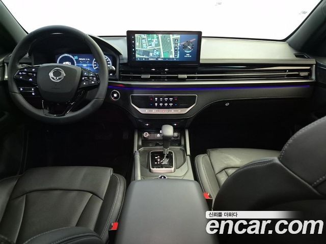 KG Mobility Musso — interior