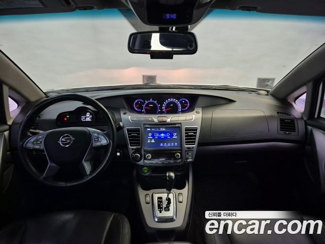 KG Mobility Korando — interior