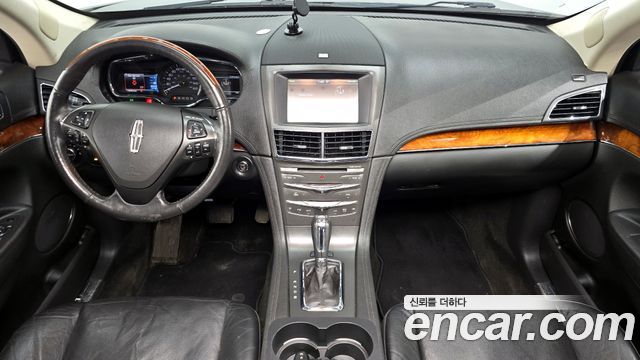 Lincoln MKT — interior
