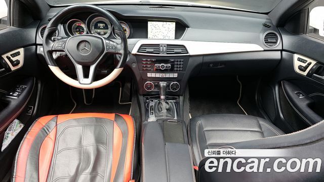 Mercedes-Benz C-Class — interior