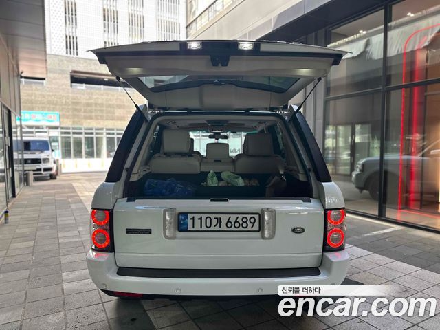 Land Rover Range Rover — interior