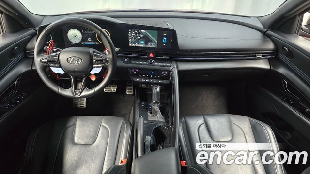 Hyundai Avante — interior