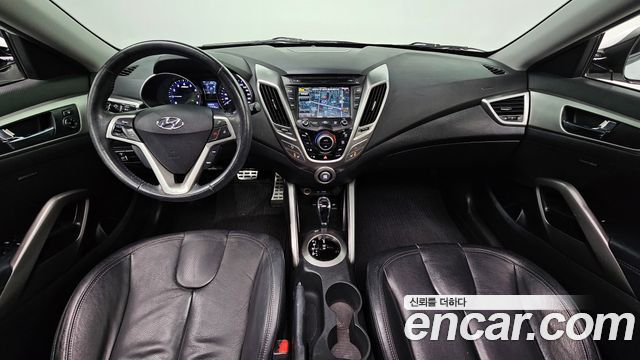 Hyundai Veloster — interior