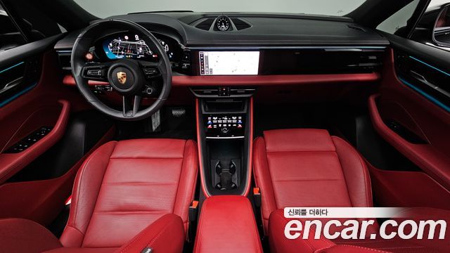 Porsche Macan — interior