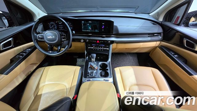 Kia Carnival — interior