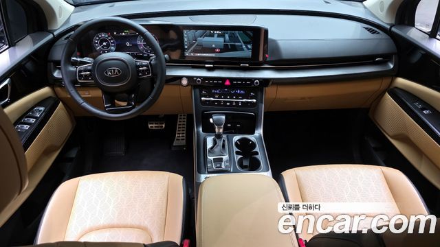 Kia Carnival — interior