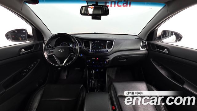 Hyundai Tucson — interior