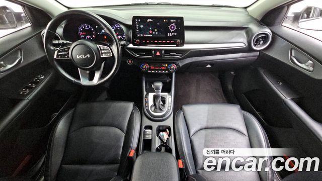 Kia K3 — interior