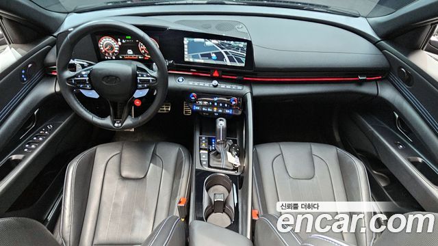 Hyundai Avante — interior