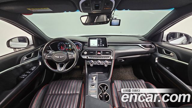 Genesis G70 — interior
