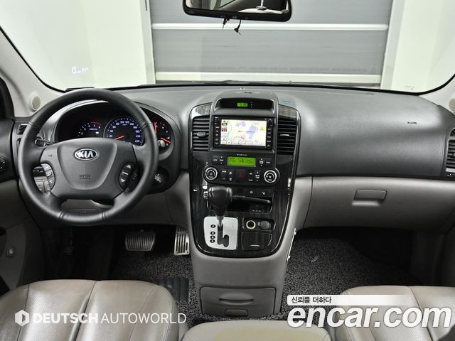 Kia Carnival — interior